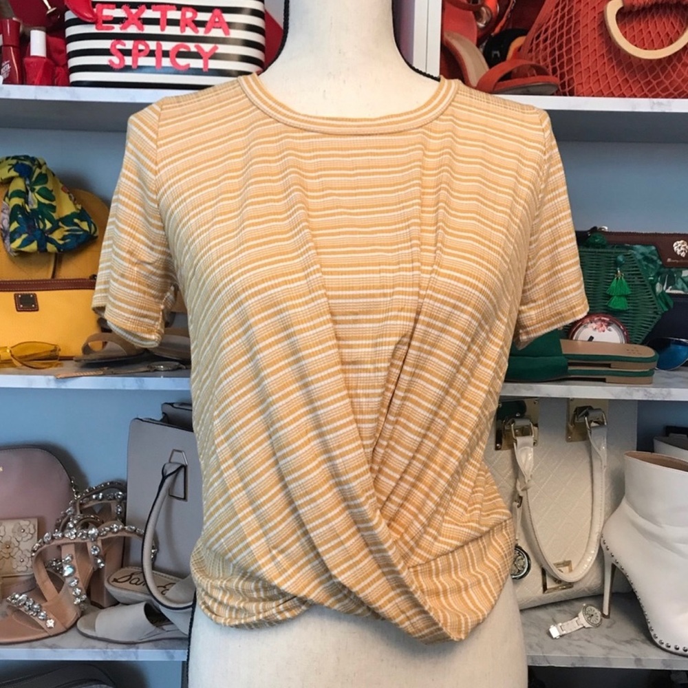 Yellow and white twist front tee.